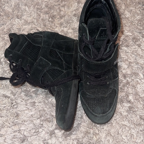 Used - Picture 2 of 2